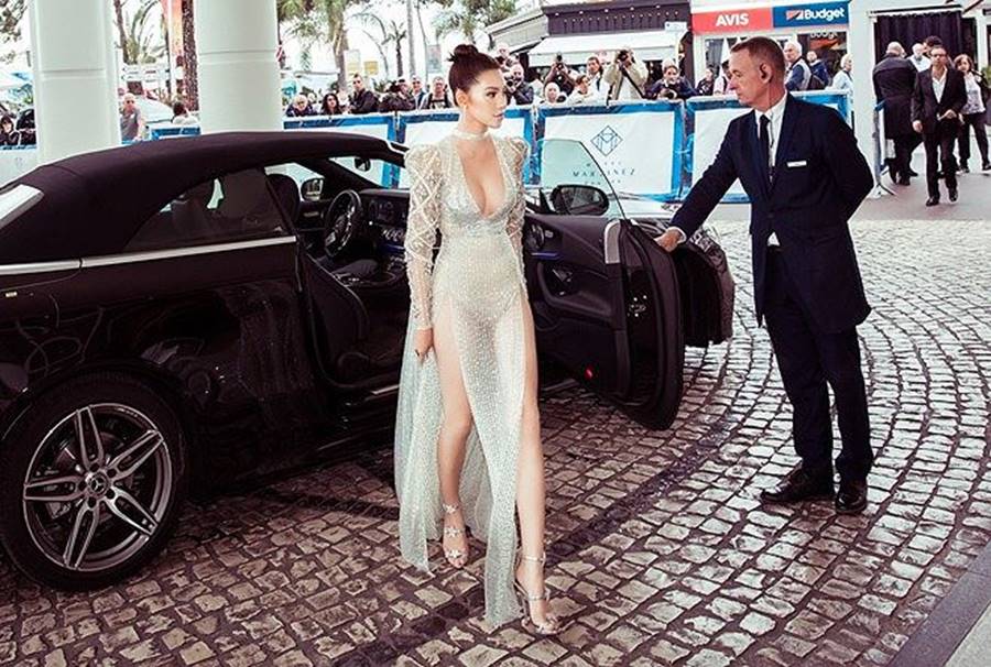 Mặc váy thấu nội y tới Cannes, Jolie Nguyễn khoe dáng nóng bỏng mắt-2