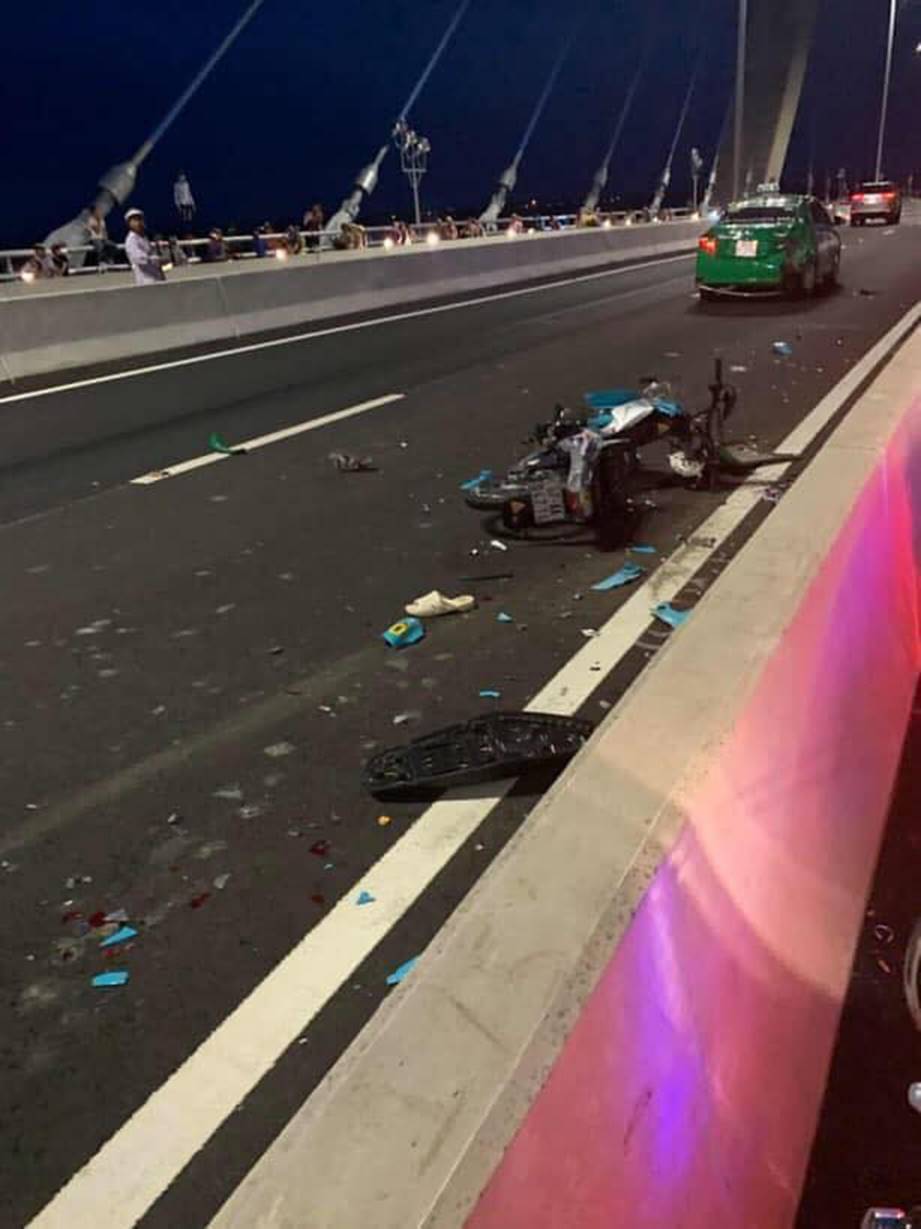 Đăng ảnh trên cầu cùng dòng chia sẻ ẩn ý, thanh niên chạy vào làn ô tô gây tai nạn kinh hoàng-3