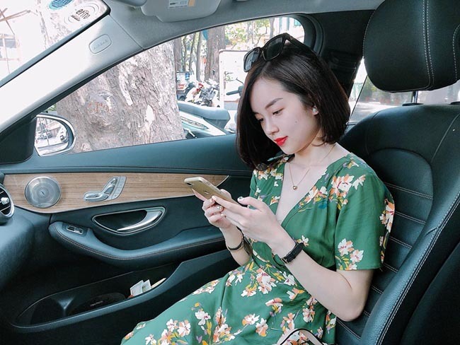 Chia tay các cầu thủ nổi tiếng nhất tuyển Việt Nam, 3 người đẹp sexy sống thế nào?-11