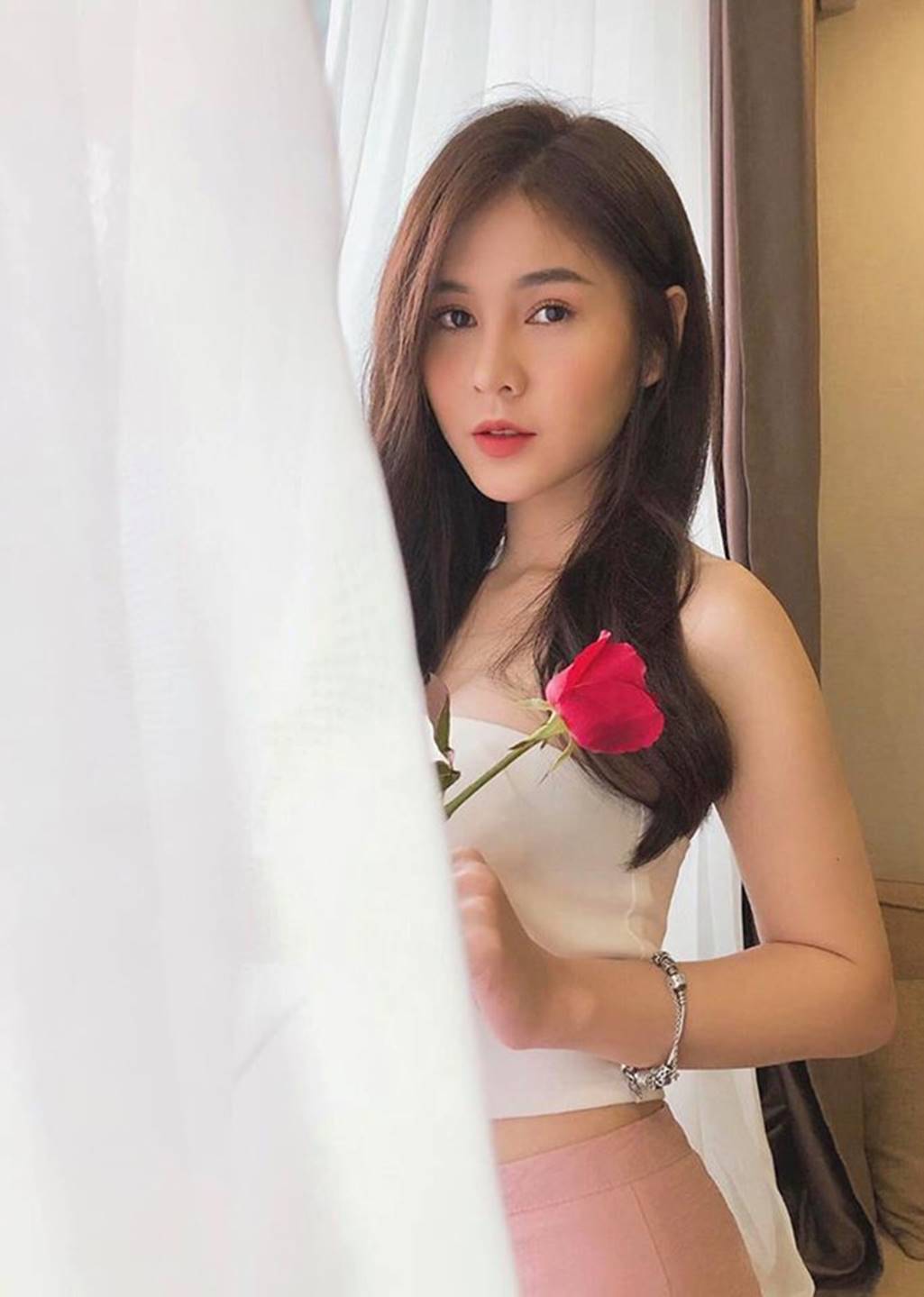 Nhan sắc MC Vũ Thu Hoài - người mới của thiếu gia Tuấn Hải-12