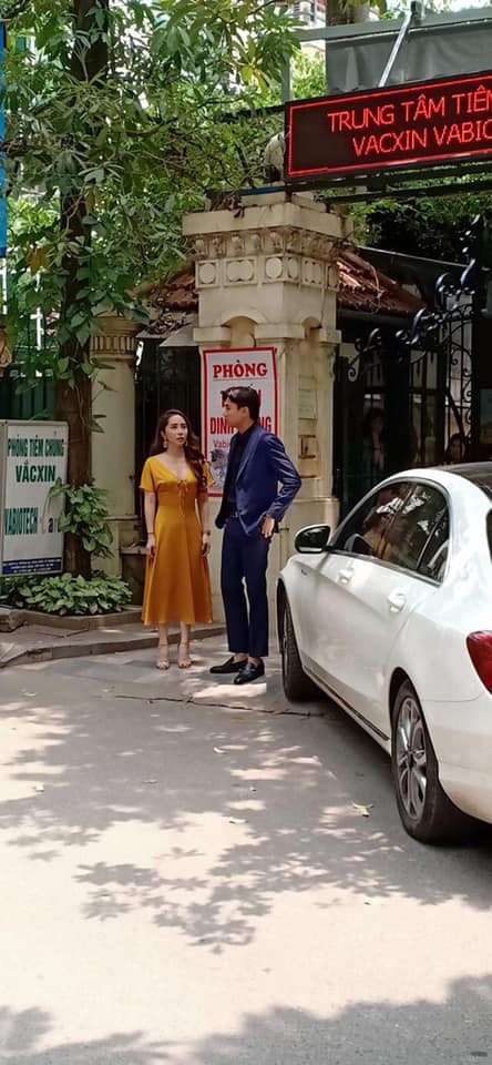 Vũ (Về Nhà Đi Con) ngày càng quá đáng: Đưa tiểu tam đến viện thăm con chích ngừa?-1