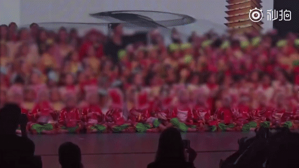 Đang biểu diễn tiết mục thiếu nhi thì sân khấu sập, 1 trẻ em tử vong và nhiều đứa trẻ khác bị thương nặng, phụ huynh đau lòng khôn xiết-1