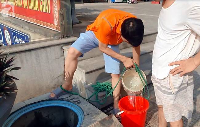 Hà Nội: Gần 10.000 cư dân bức xúc khi phải chờ đợi xách từng xô nước trong 3 ngày liên tiếp-4