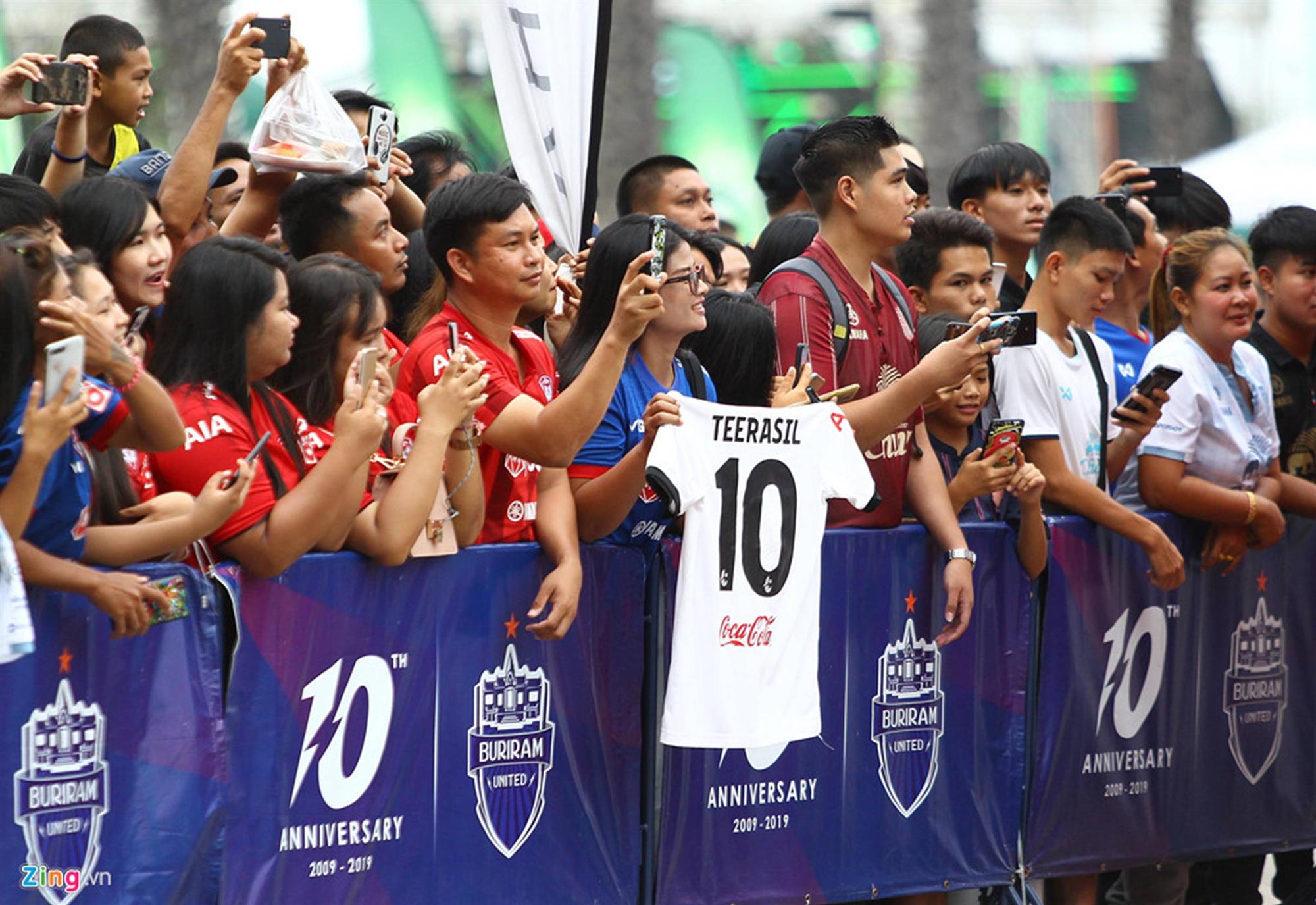 Văn Lâm cùng Xuân Trường lạnh lùng trước trận đối đầu-9