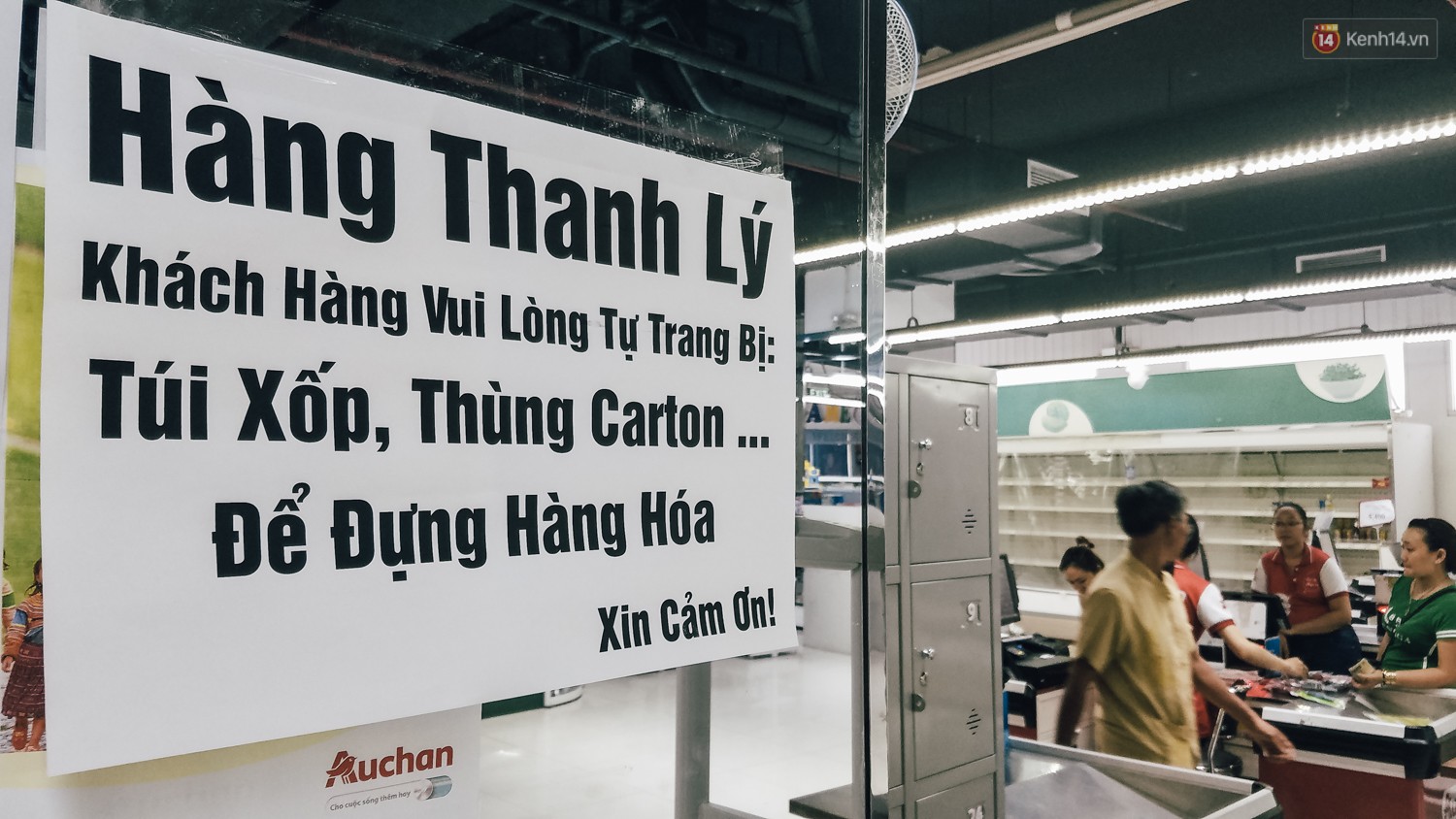 Siêu thị Auchan những ngày cuối cùng ở Việt Nam: Hàng hoá được gom lại một chỗ, không còn cảnh chen lấn-3