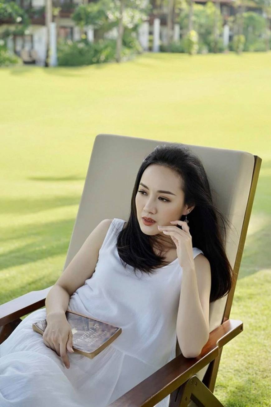 Dù không phải là mẫu ảnh, BTV Hoài Anh vẫn khiến dân mạng trầm trồ với loạt khoảnh khắc này-4