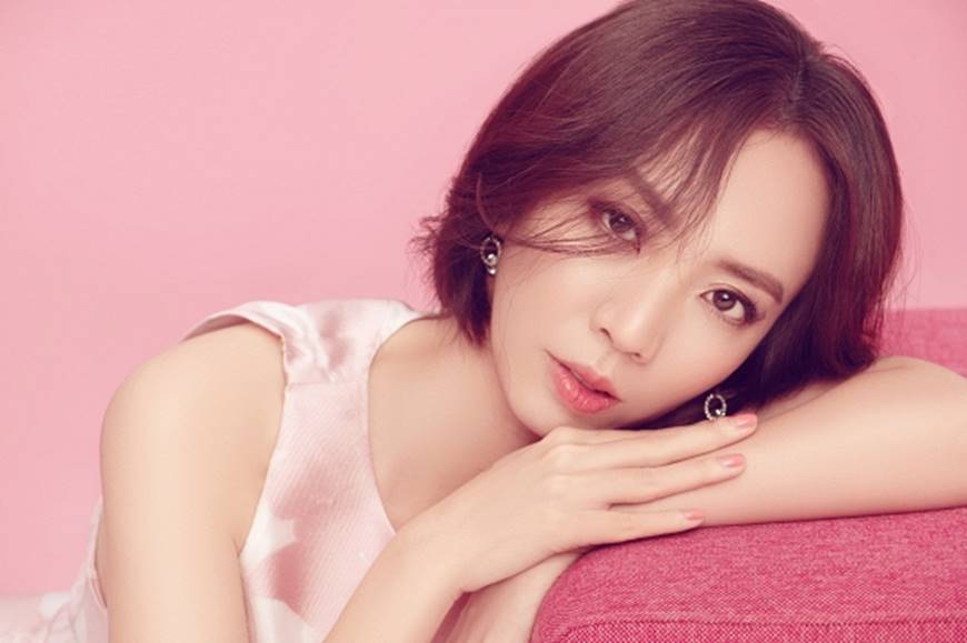 Thu Trang lột xác nữ tính đến bất ngờ, đánh bật hoàn toàn hình tượng Chị Mười Ba-8