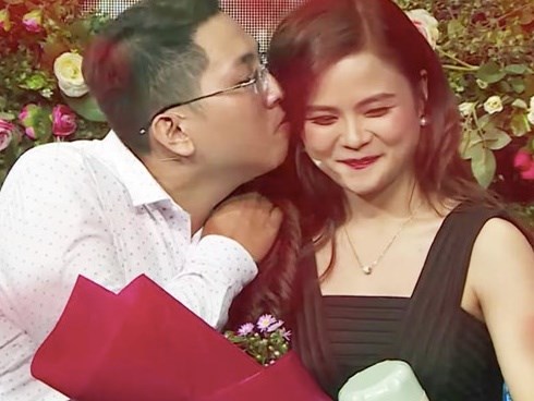 Nữ giám đốc xinh đẹp 'mê nhậu' hẹn hò cùng chàng trai thích ngủ