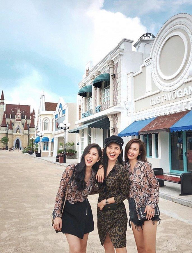 Bộ ba sinh năm 1990 thân thiết và nổi tiếng của làng hot girl Hà Thành-2