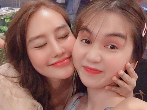 Ngọc Trinh âm thầm về nước, tiếp tục 