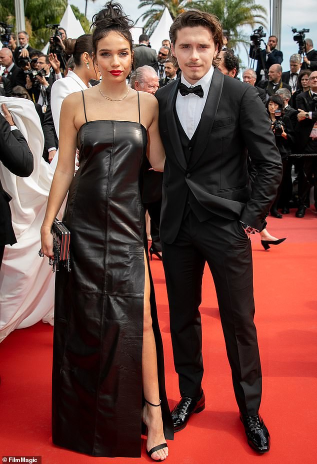 Cậu cả nhà David Beckham ôm hôn bạn gái nồng nhiệt sau nghi vấn mâu thuẫn tại Cannes 2019-5