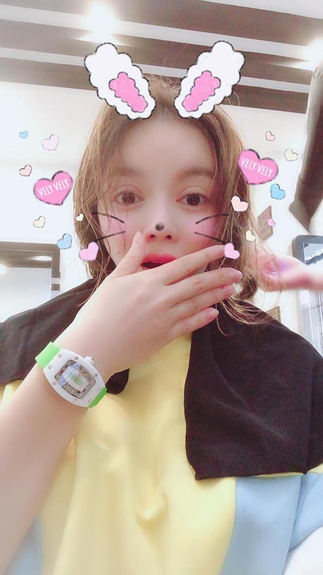 Mặc bão tố với Ngọc Trinh và Vũ Khắc Tiệp, Lý Nhã Kỳ có cách khẳng định đẳng cấp cao tay qua bộ trang phục 1,2 tỷ-4