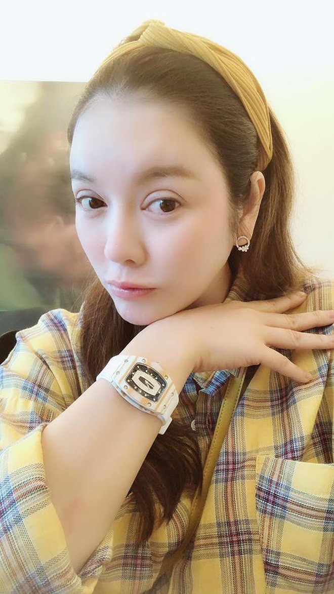 Mặc bão tố với Ngọc Trinh và Vũ Khắc Tiệp, Lý Nhã Kỳ có cách khẳng định đẳng cấp cao tay qua bộ trang phục 1,2 tỷ-5