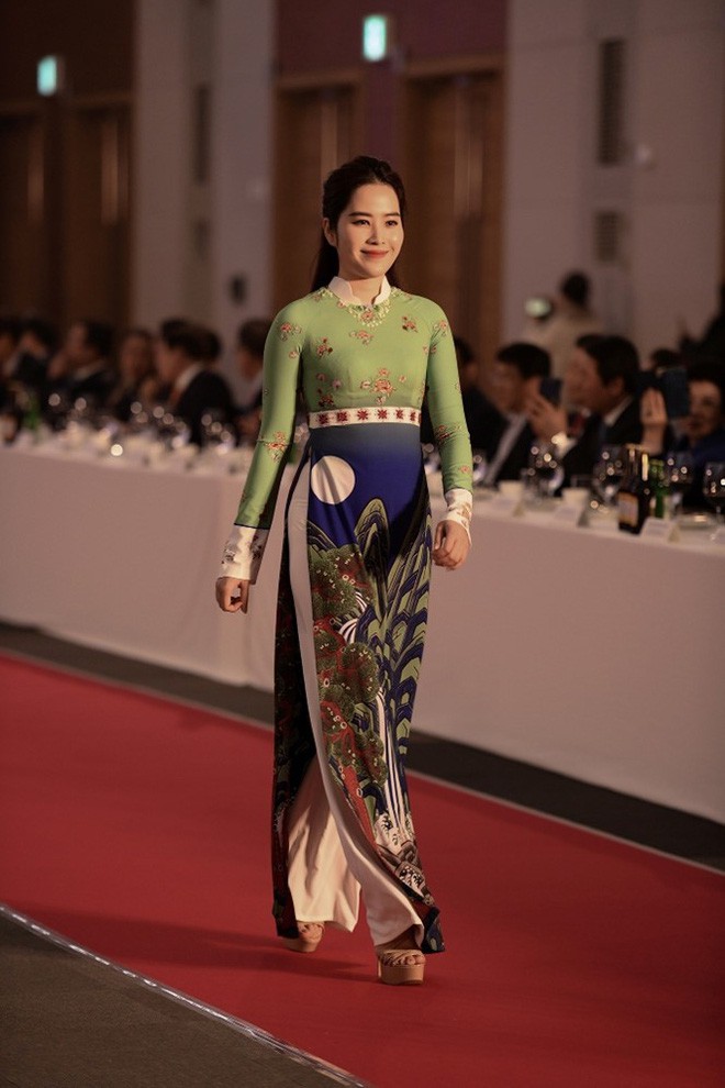 Nhan sắc tuột dốc, lên xuống thất thường của sao nữ Vbiz: Đa số dính nghi vấn thẩm mỹ, riêng người số 2 gây sốc!-6