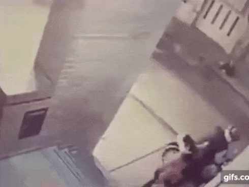 Pha cướp bóc chán đời nhất thế giới: Hùng hổ lao vào cửa hàng được 15 giây đã bỏ đi-3