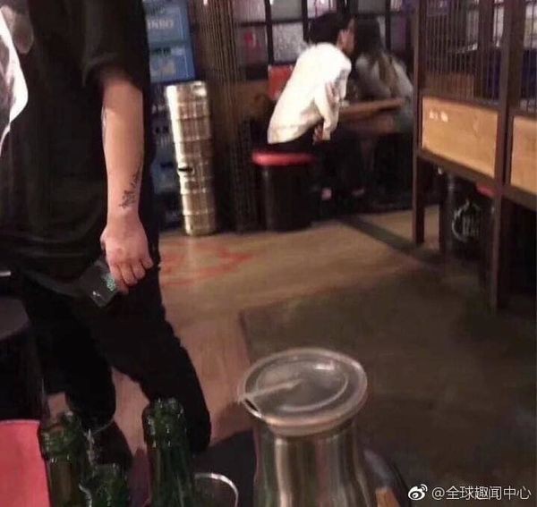 Bạn gái vừa đi vệ sinh, thanh niên vật luôn bạn thân ra khóa môi-3