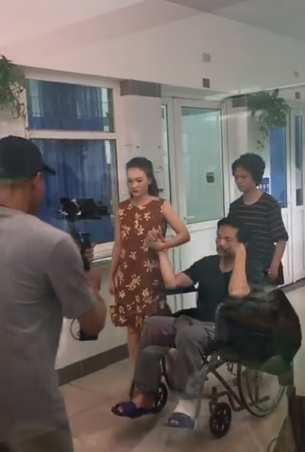 Về nhà đi con: Lộ thêm ảnh Vũ gặp gỡ Cá sấu chúa Quỳnh Nga trong bộ cánh gợi cảm, ông Sơn nhập viện?-2