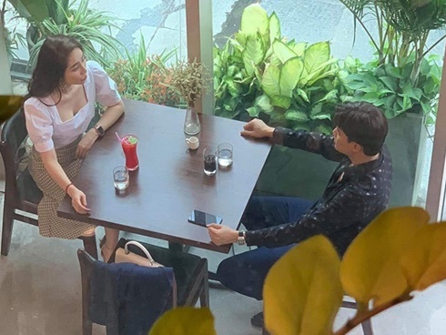 Hậu trường Về Nhà Đi Con: Hai chàng rể đến thăm bố vợ nhập viện, một người lạ mà quen?-8