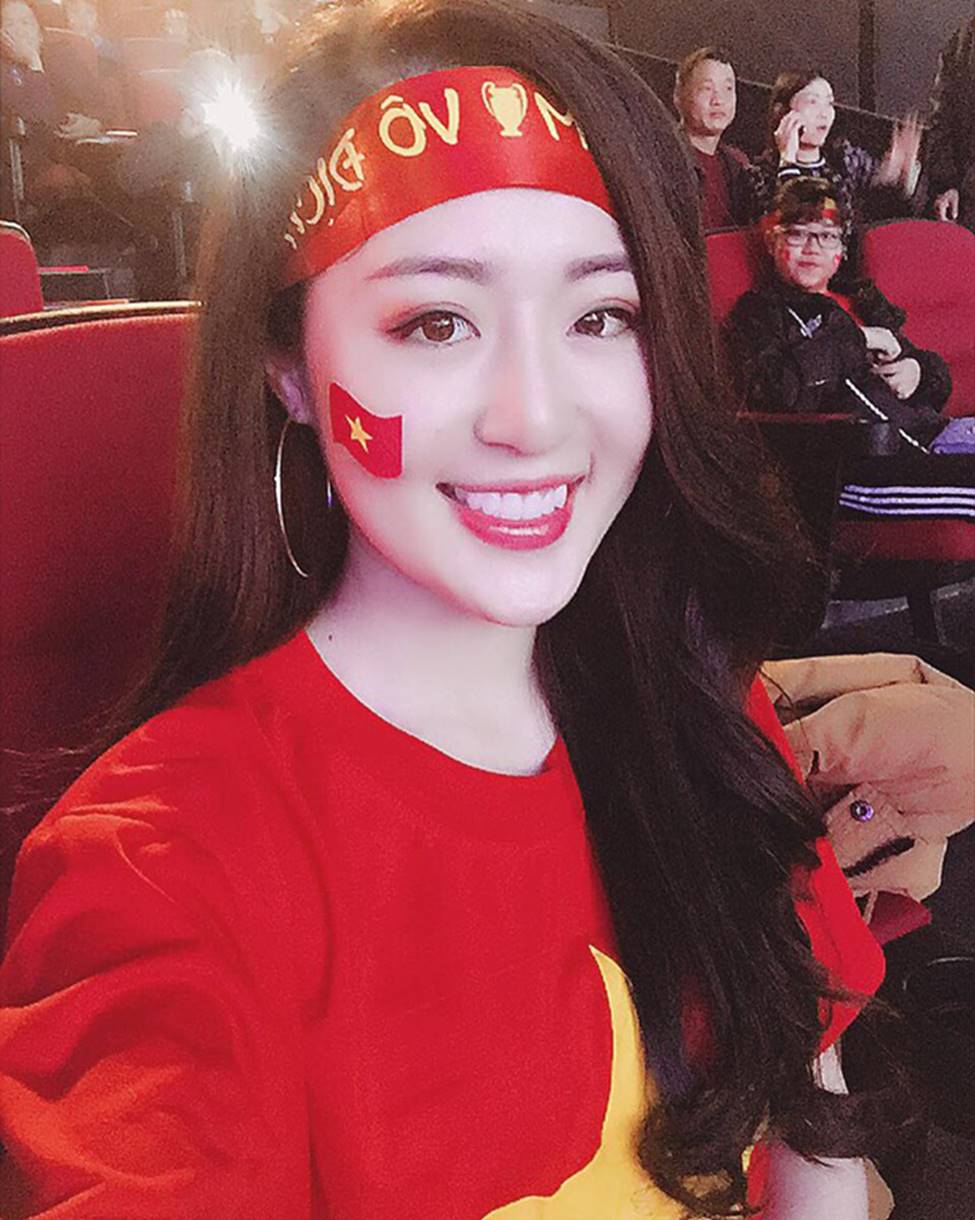 Cô gái xinh đẹp được mệnh danh nữ thần thời tiết là ai?-16