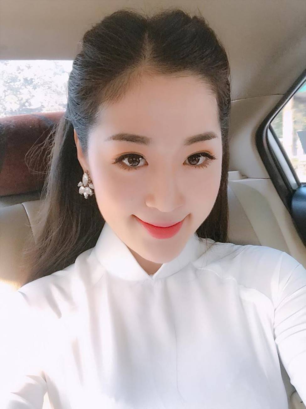 Cô gái xinh đẹp được mệnh danh nữ thần thời tiết là ai?-18