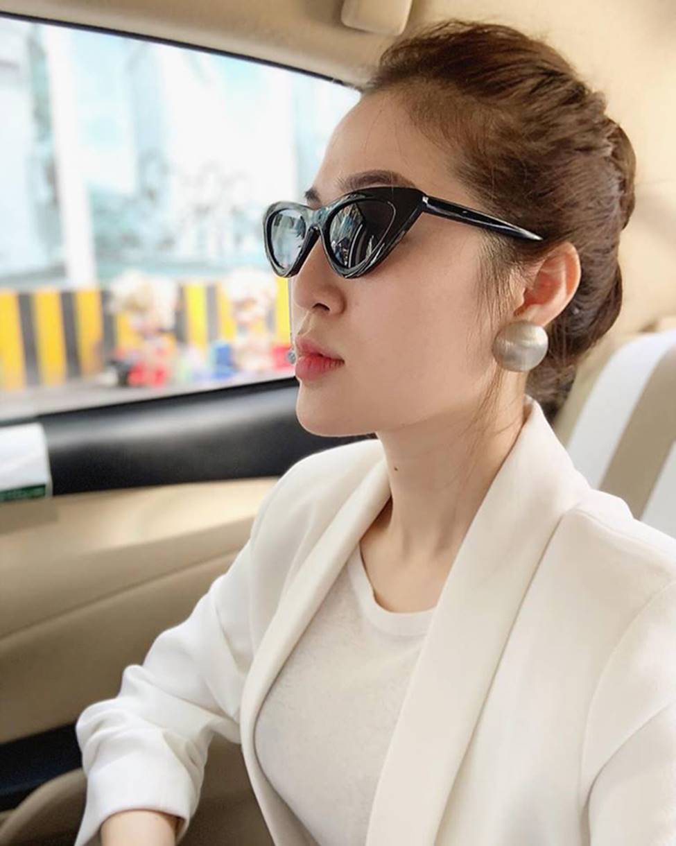 Cô gái xinh đẹp được mệnh danh nữ thần thời tiết là ai?-19