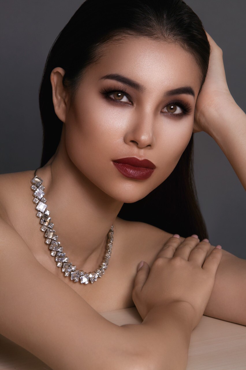 Phạm Hương bất ngờ khoe ảnh bán nude đầy táo bạo sau thông tin đã chính thức trở thành vợ đại gia-1