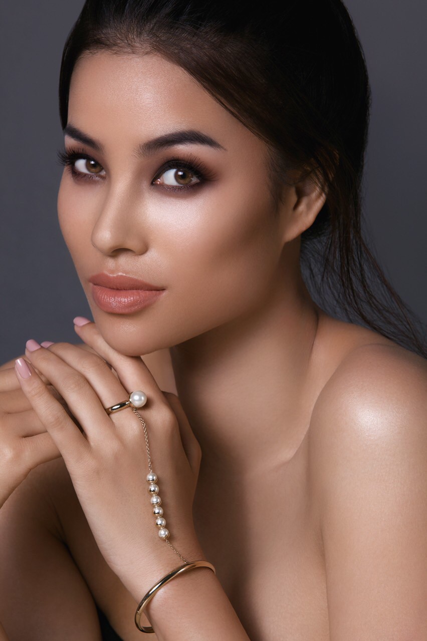 Phạm Hương bất ngờ khoe ảnh bán nude đầy táo bạo sau thông tin đã chính thức trở thành vợ đại gia-3