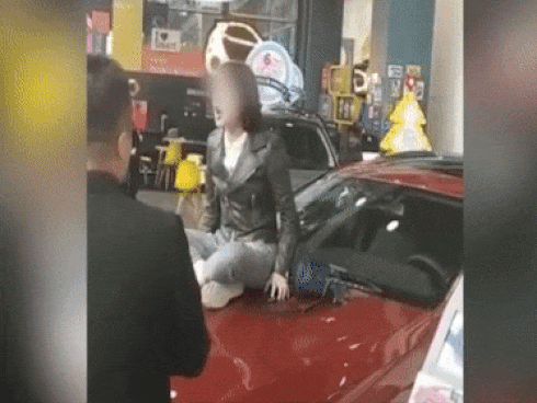 Đoạn clip 39 giây và sự phẫn nộ của tất cả người xem đối với tài xế xe tải-1