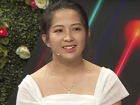 Gái xinh răng khểnh, hát hay ‘dằn mặt’ bạn trai bằng quà độc