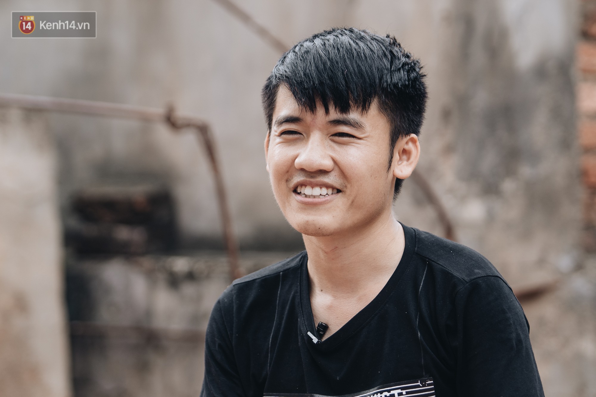 Cậu con trai đáng yêu đứng sau những clip triệu view của bà Tân Vê Lốc: Mong các bạn không dùng lời lẽ khó nghe nói về mẹ mình-8