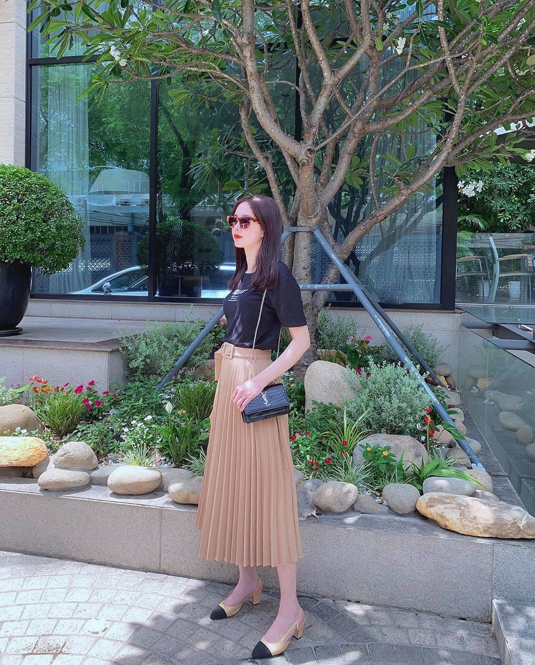 Chân váy xếp ly vẫn chưa hạ nhiệt, được hết thảy các sao nữ Việt diện tuyệt xinh mà nàng công sở phải học theo ngay-1