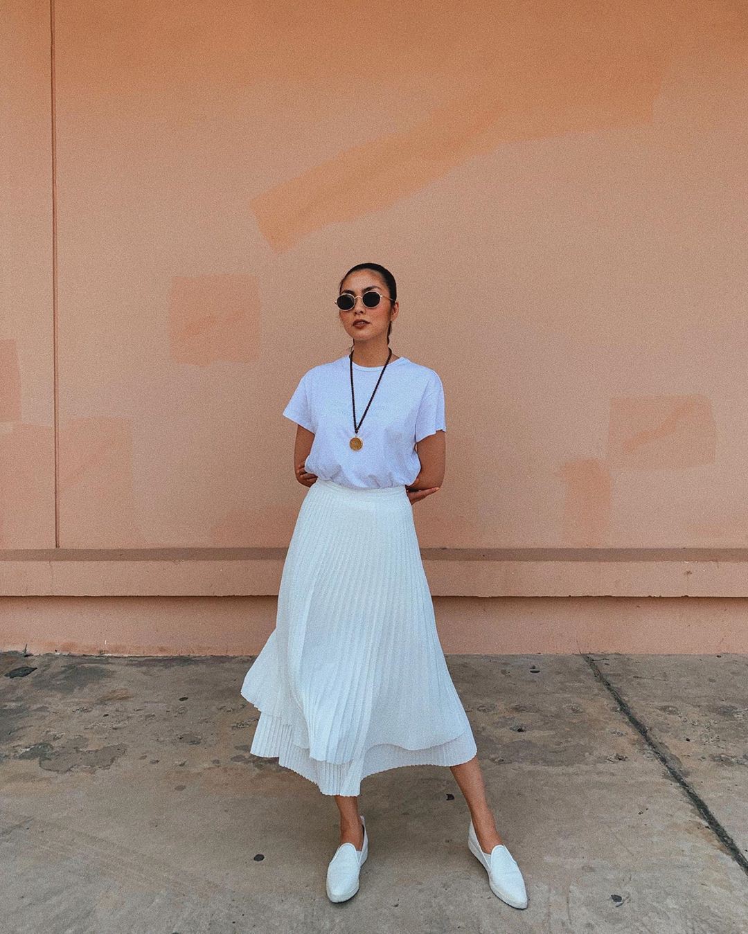 Chân váy xếp ly vẫn chưa hạ nhiệt, được hết thảy các sao nữ Việt diện tuyệt xinh mà nàng công sở phải học theo ngay-2