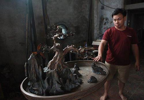 Độc đáo tùng bonsai nặng 70kg đúc bằng đồng đỏ duy nhất ở Việt Nam-2