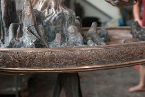 Độc đáo tùng bonsai nặng 70kg đúc bằng đồng đỏ duy nhất ở Việt Nam-5