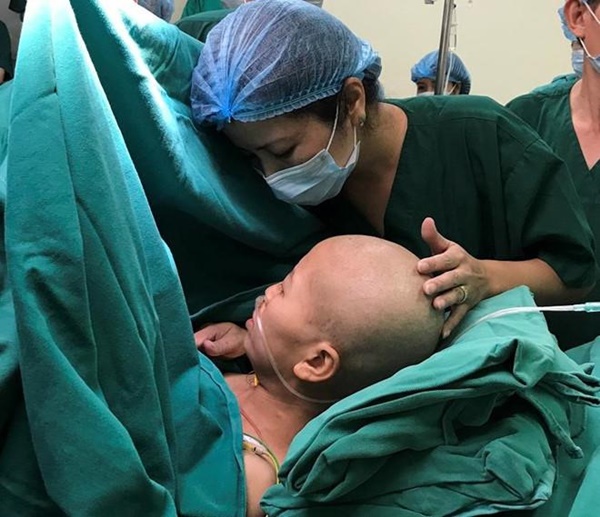 Người mẹ mắc ung thư nguy kịch, chưa được nhìn thấy con-1