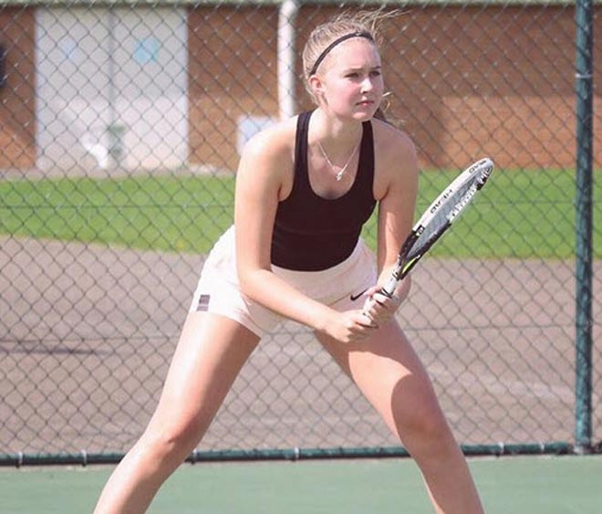 Xuất hiện nữ thần” tennis 17 tuổi 1m85 đẹp như hoa hậu: Tiếc nuối Roland Garros-2