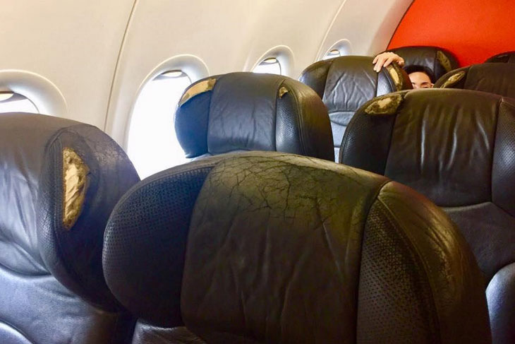 Hành khách Jetstar Pacific phản ánh ghế ngồi trên máy bay rách nát-3