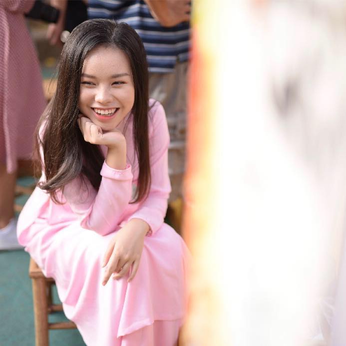 Cận cảnh nhan sắc cuốn hút và gout thời trang cực kỳ trẻ trung của Trà My - nữ chính 13 tuổi phim Vợ ba-13