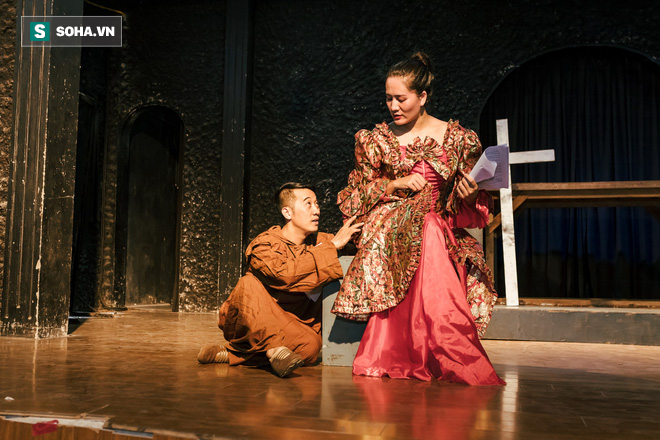 Vừa trang điểm vừa chăm con bệnh nặng và niềm hạnh phúc đặc biệt của diễn viên Minh Cúc-20