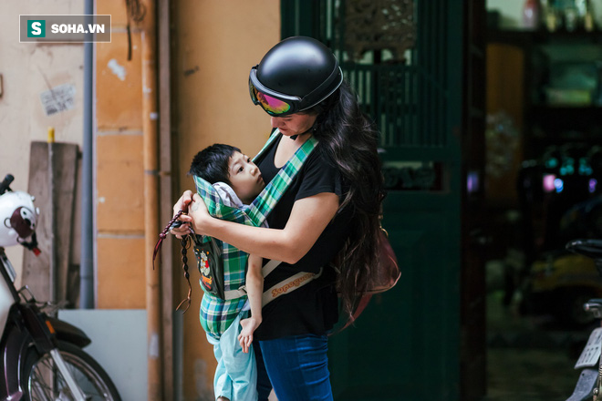 Vừa trang điểm vừa chăm con bệnh nặng và niềm hạnh phúc đặc biệt của diễn viên Minh Cúc-28