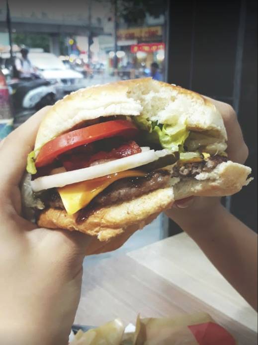 Tiệm đồ ăn nhanh nổi tiếng bị hàng nghìn người đồng loạt đánh giá 1 sao vì phân biệt đối xử với tài xế công nghệ-7