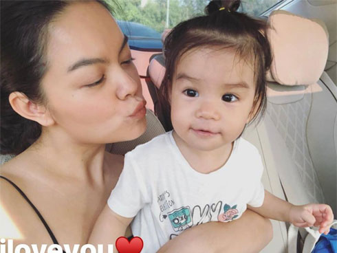 Lần đầu tiên sau tin đồn tình địch, Phạm Quỳnh Anh và Bảo Anh chụp hình chung nhưng biểu cảm của ca sĩ đàn chị” thật khó hiểu-3