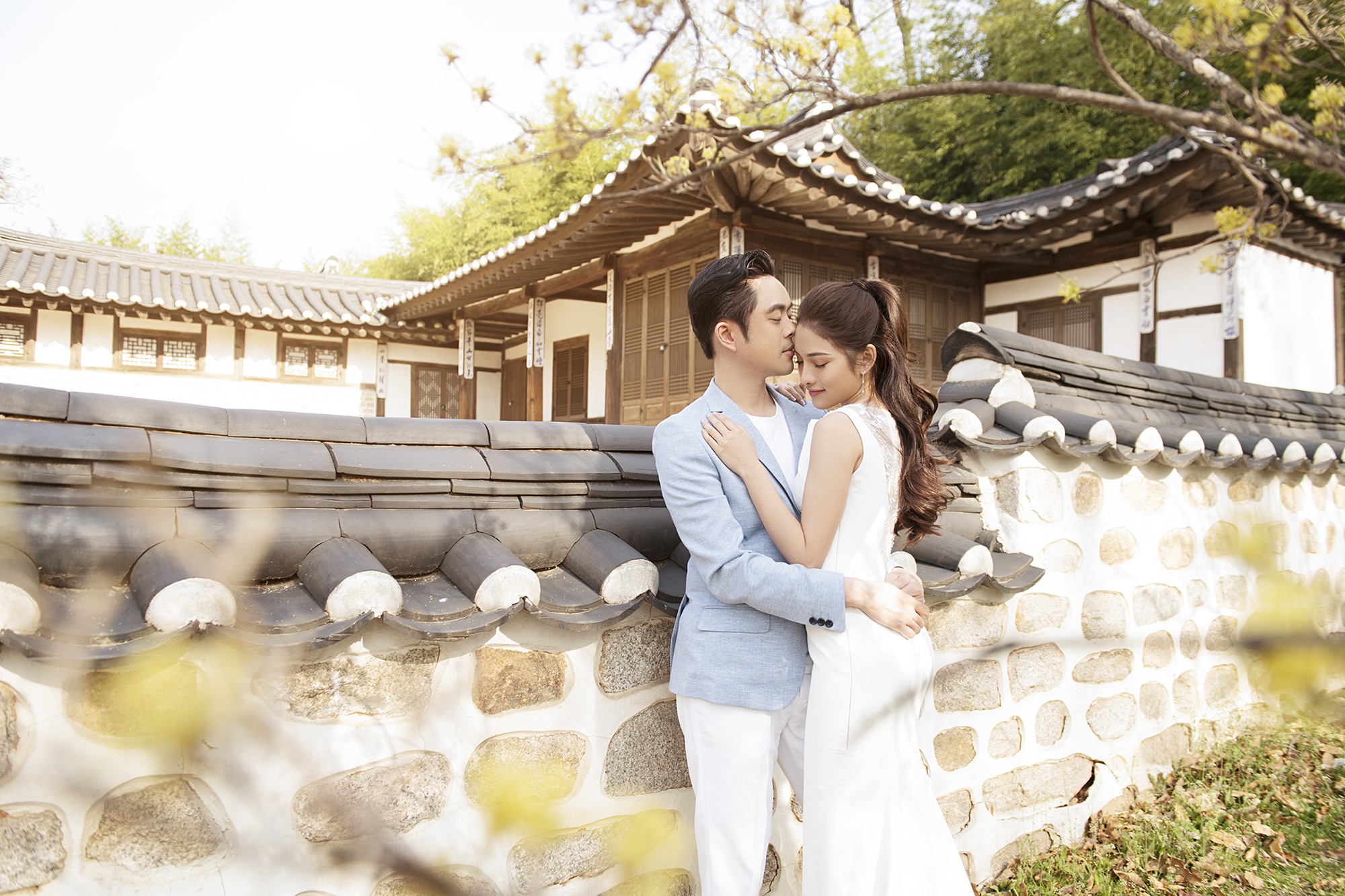 Ảnh cưới đẹp như phim chụp tại Hàn Quốc của Dương Khắc Linh và vợ trẻ kém 13 tuổi-1