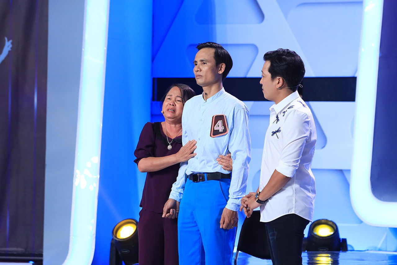 Gặp người mẹ hiến trái tim con trai gây xúc động trên sóng truyền hình: Con chỉ mất đi thể xác, còn sự sống vẫn tồn tại trên cõi đời này...-1