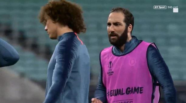 Higuain và David Luiz cãi nhau, HLV Sarri bỏ buổi tập trước chung kết-2