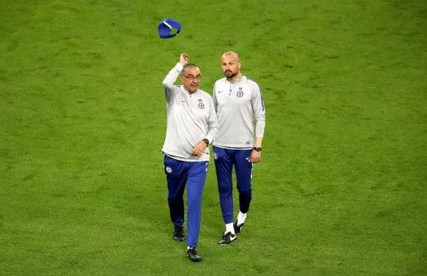 Higuain và David Luiz cãi nhau, HLV Sarri bỏ buổi tập trước chung kết-3