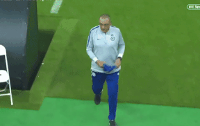 Higuain và David Luiz cãi nhau, HLV Sarri bỏ buổi tập trước chung kết-1