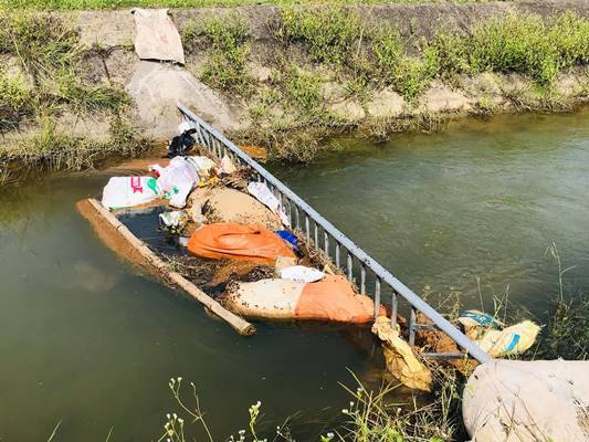 Dịch tả nhiễm nguồn nước, hàng vạn dân sống trong lo sợ-2