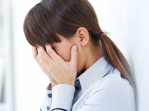 Bé gái 13 tuổi ngất xỉu vì thiếu máu, đi khám cha mẹ bàng hoàng khi biết nguyên nhân