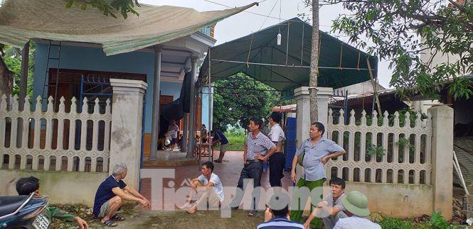 Người thân đau đớn khi đón 3 thi thể vụ chồng giết vợ mang bầu, con gái rồi tự tử-1